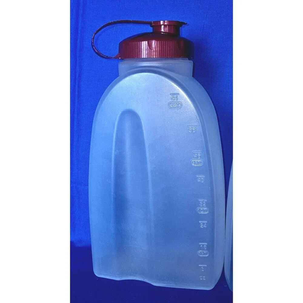 (2) Rubbermaid 2Qt MixerMate Bottle Drink Pitcher Jug ServinSaver Flip Lid 64oz
